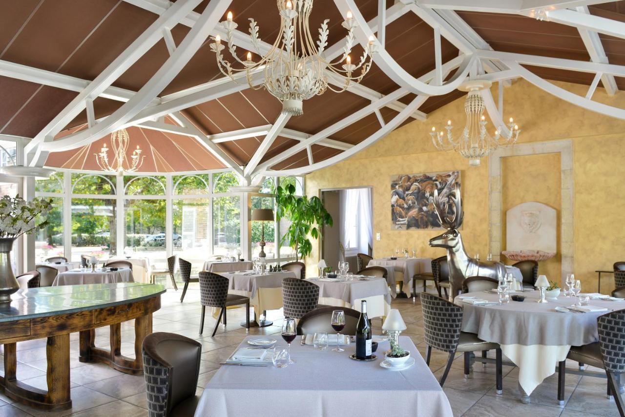 ホテル Logis Domaine De Valaudran サルブリ エクステリア 写真