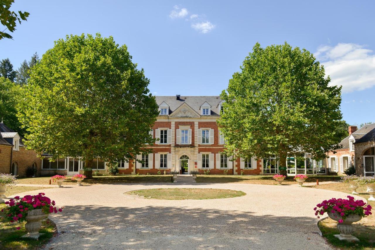 ホテル Logis Domaine De Valaudran サルブリ エクステリア 写真