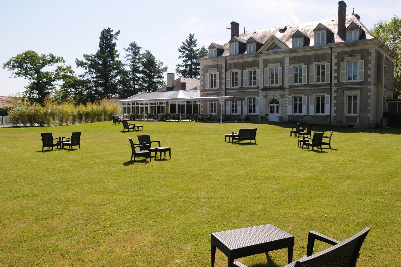 ホテル Logis Domaine De Valaudran サルブリ エクステリア 写真