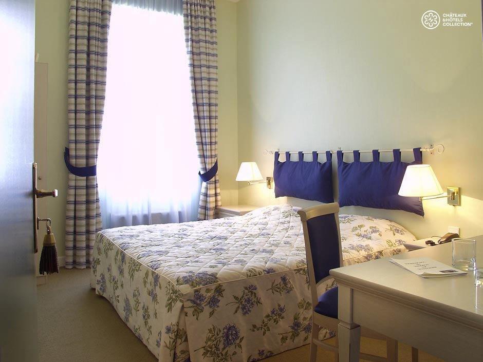 ホテル Logis Domaine De Valaudran サルブリ 部屋 写真