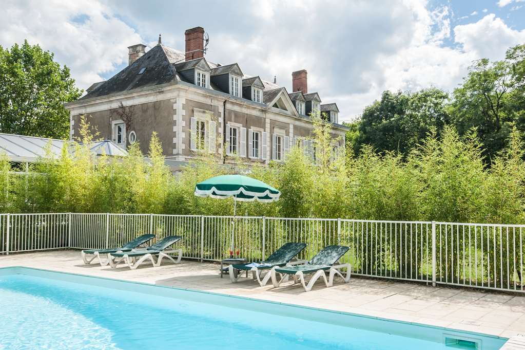 ホテル Logis Domaine De Valaudran サルブリ 設備 写真