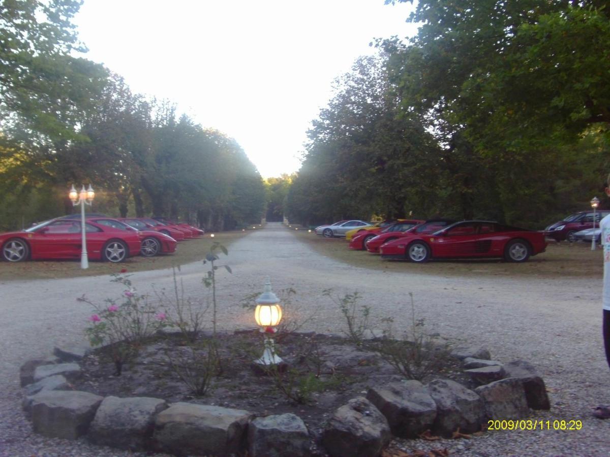 ホテル Logis Domaine De Valaudran サルブリ エクステリア 写真